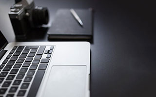 线上配资官网:在哪个软件买股票最好-市值蒸发5000亿美元后 特斯拉全面转型！马斯克豪赌机器人：五年内年产100万台